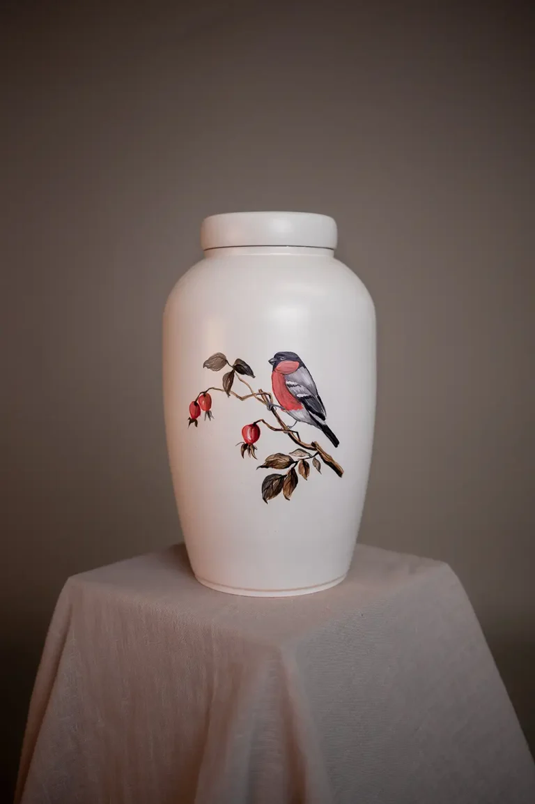Handmålad urna vit, naturmotiv, fåglar